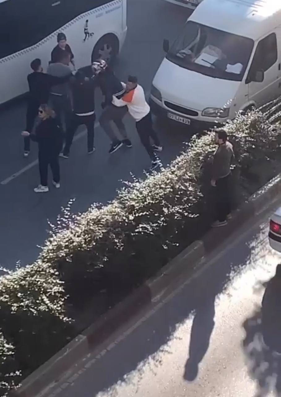 Antalya Manavgatta Iki Surucu Yol Ortas 18223 (3)