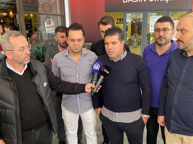 Antalyaspor Baskan Vekili Yesil Var Den 14178 (Small)