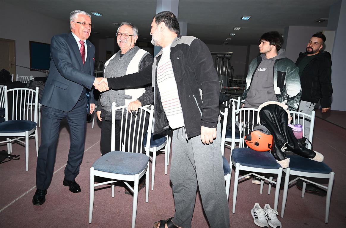 Baskan Topaloglundan Sporculara Baklava Resim (Medium)