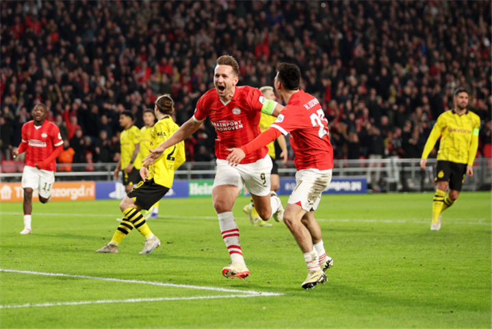 Hakan In Takimi Avantaj I Kapti Iste Sampiyonlar 16872990 3533 M (Small)