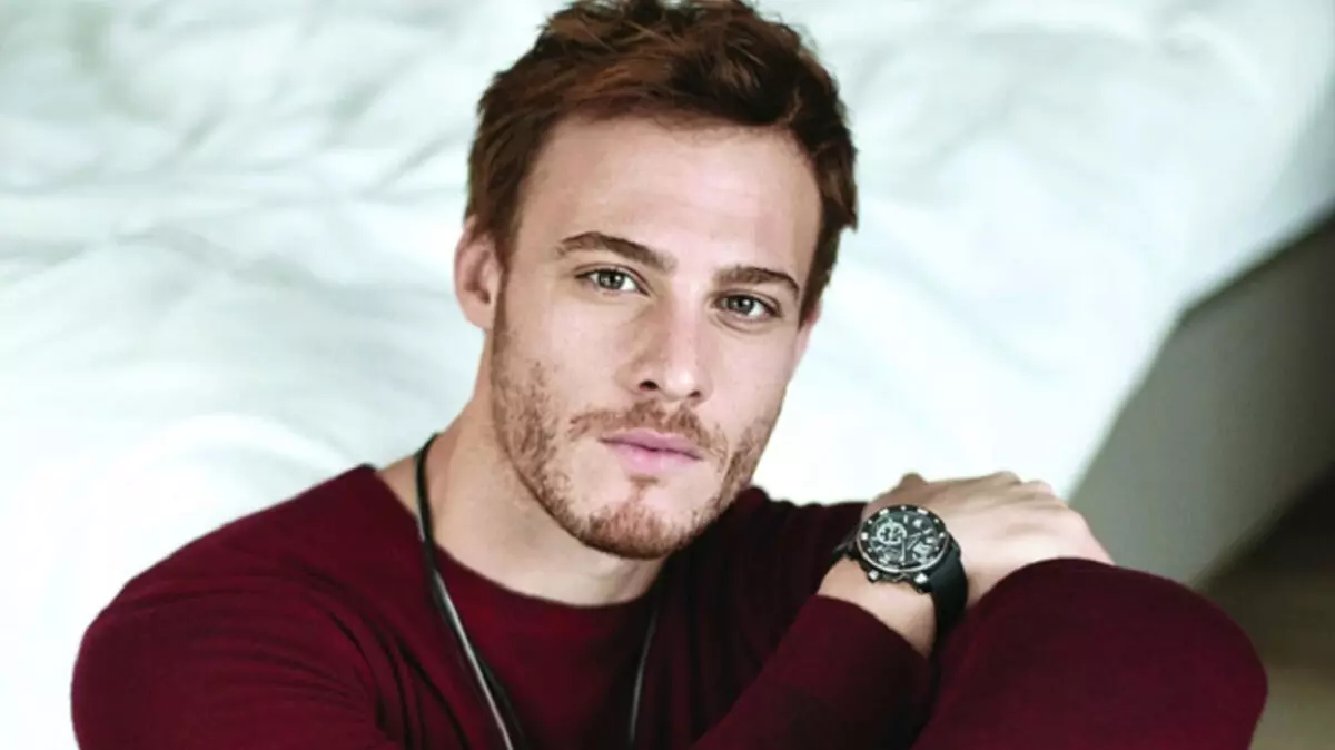 Kerem Bursin Kac Yasinda Resim