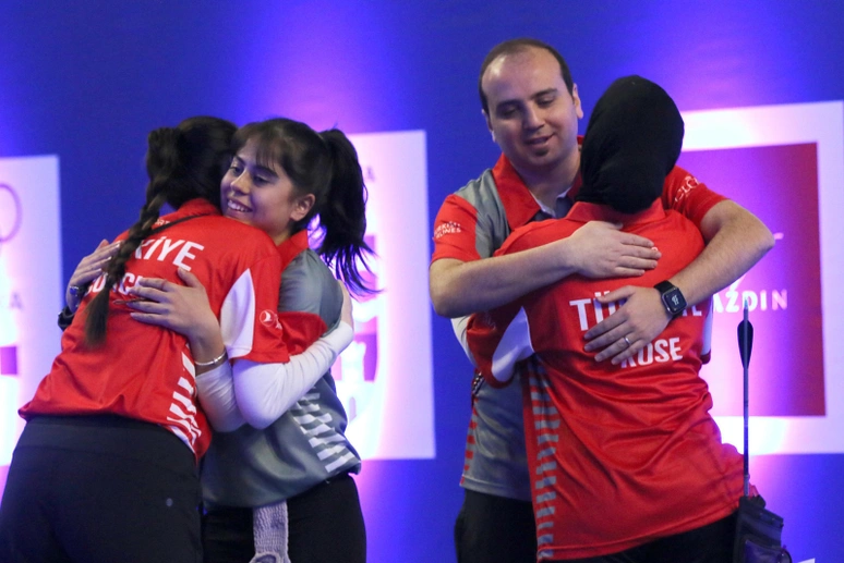 Milli Okcu Hazal Burun 21 Yas Alti C9Su