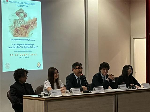 Ogrencilerden Asiklik Sempozyumu 18284 (Small)