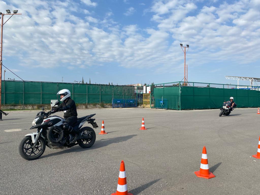 Trafik Polisleri Dikkatleri Uzerine Cekti Resim