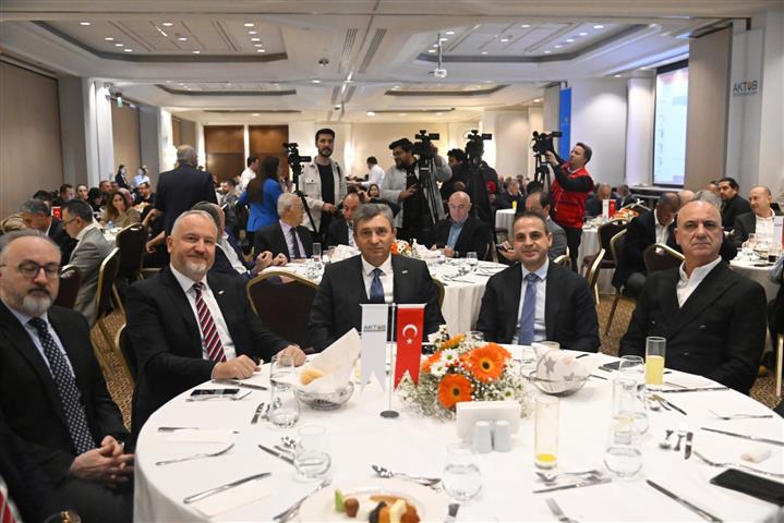 Vali Sahin Turkiye’nin Buyuk Hedeflerin 15657 (1) (Small)