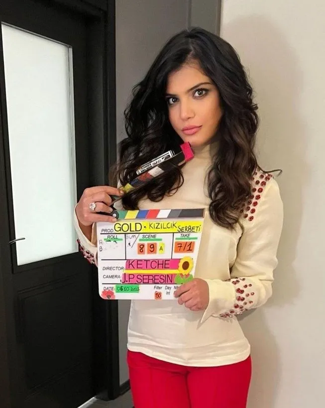 0X0 Adini Feriha Koydumun Larasiydi 21 Kilo Veren Feyza Civelek Bakin Nasil Degismis Cagatay Ulusoyun Rol Arkadasi 1711779523533