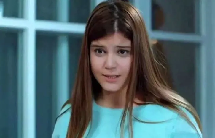 0X0 Adini Feriha Koydumun Larasiydi 21 Kilo Veren Feyza Civelek Bakin Nasil Degismis Cagatay Ulusoyun Rol Arkadasi 1711779634401