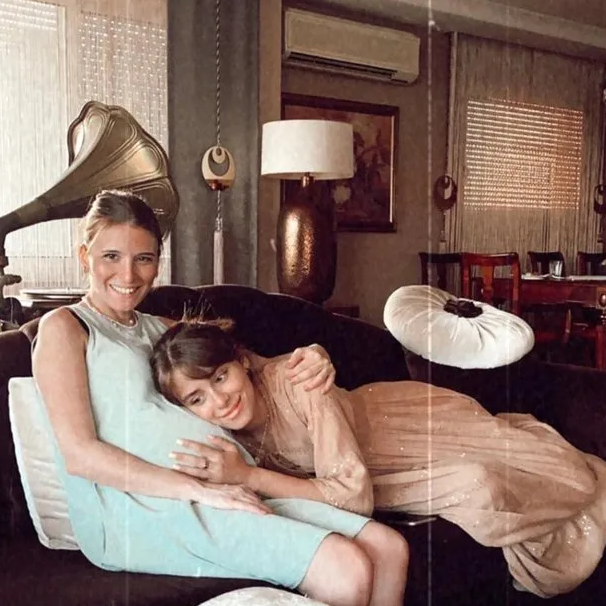 0X0 Ates Kuslarinin Gulaysesi Ilayda Alisanin Sir Gibi Sakladigi Ablasina Bakin Gorenin Nutku Tutuldu Guzellik Gen 1677253929665 Kopyası