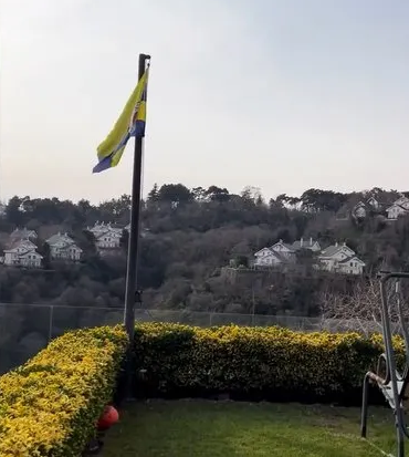 0X0 Fahriye Evcen Evinin Manzarasini Paylasti Iste Fahriye Evcen Ve Burak Ozcivitin Malikanesi 1710872628223 Kopyası