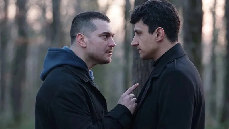 0X0 Gaddar Dizisinden Ayrilan Ayrilana 2 Ismin Fisi Cekildi Yaka Paca Kadrodan Cikardilar 1711363081427