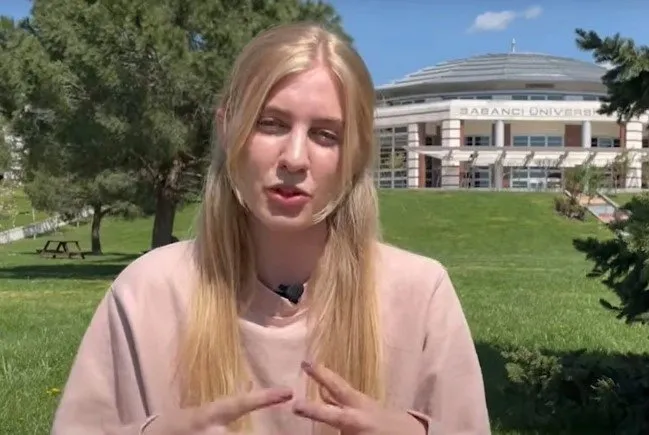 0X0 Survivor Ogeday Giriskenin Sevgilisi Bakin Kimmis Gozlerden Uzak Tutuyor Eski Aski Nisa Bolukbasindan Sonra 1710745664137