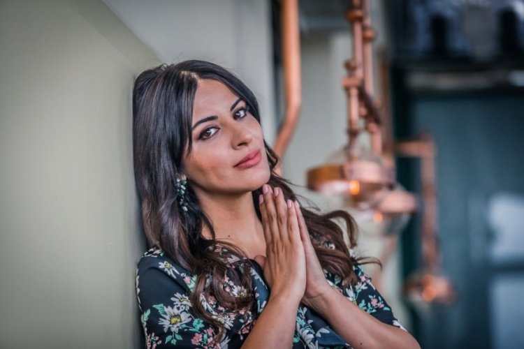 1523178 Zara Nin Eski Esi Bakin Kim Cikti 62B486834599A