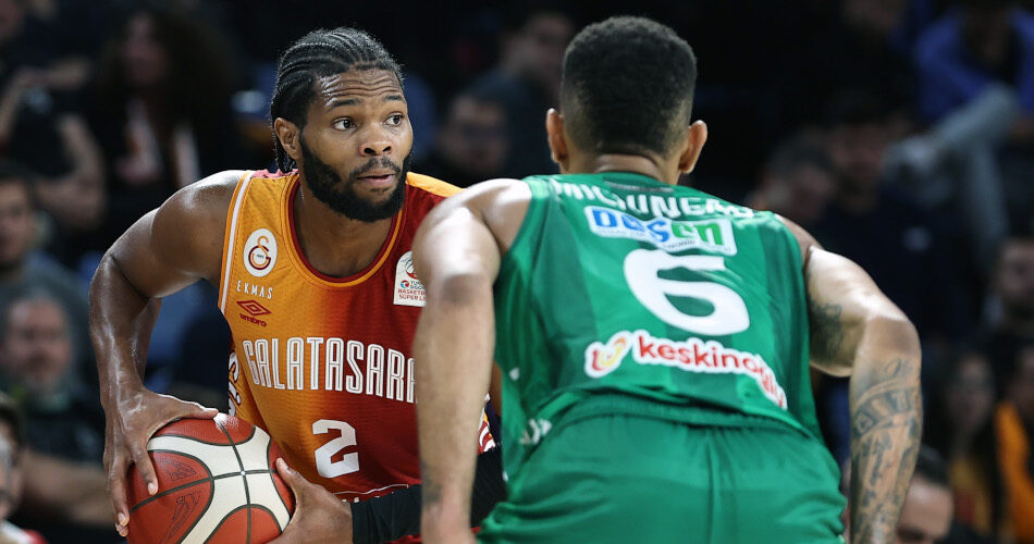 826B5695 Corey Walden Galatasaray Bursaspor 950X500