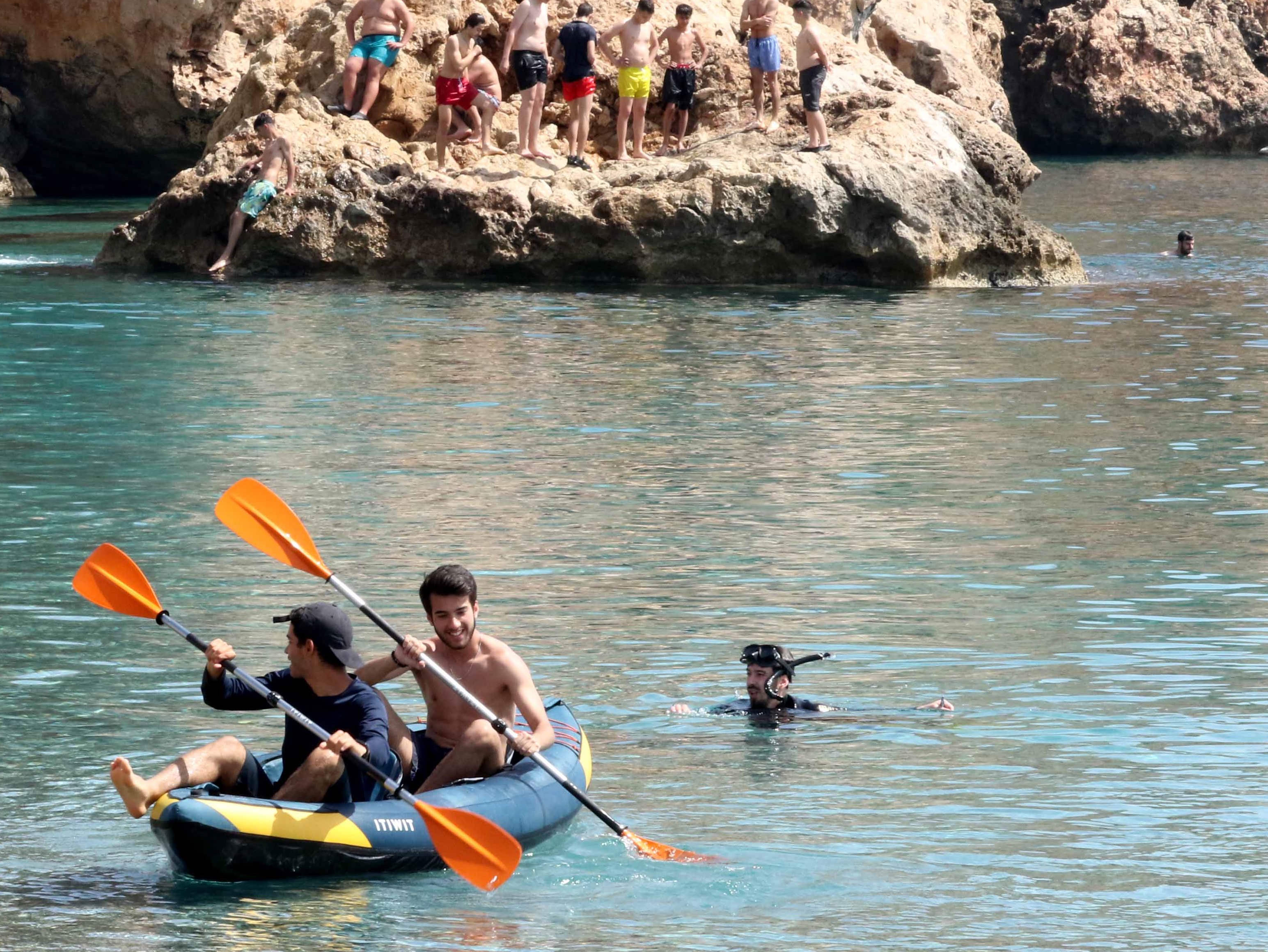 Antalyada Oyunu Kullanan Sahile Gitti 33840 (2)