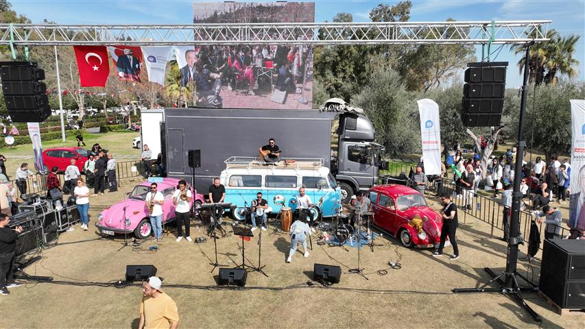 Antalya’da Vo Sahne Coşkusu (20) (Small)