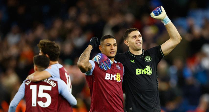 Aston Villa Maci (Small)