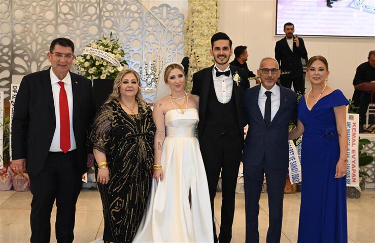 Baskan Dere Kizini Evlendirdi 22112 (Small)