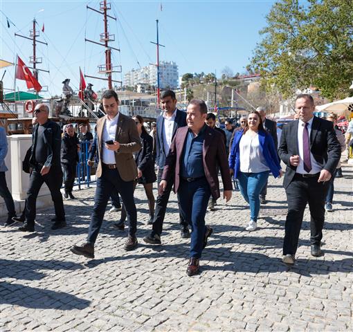 Başkan Kaleiçi Buluşması (26) (Small)