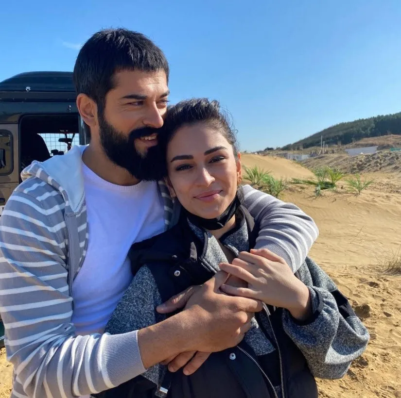 Burak Ozcıvıt Kardesı 1