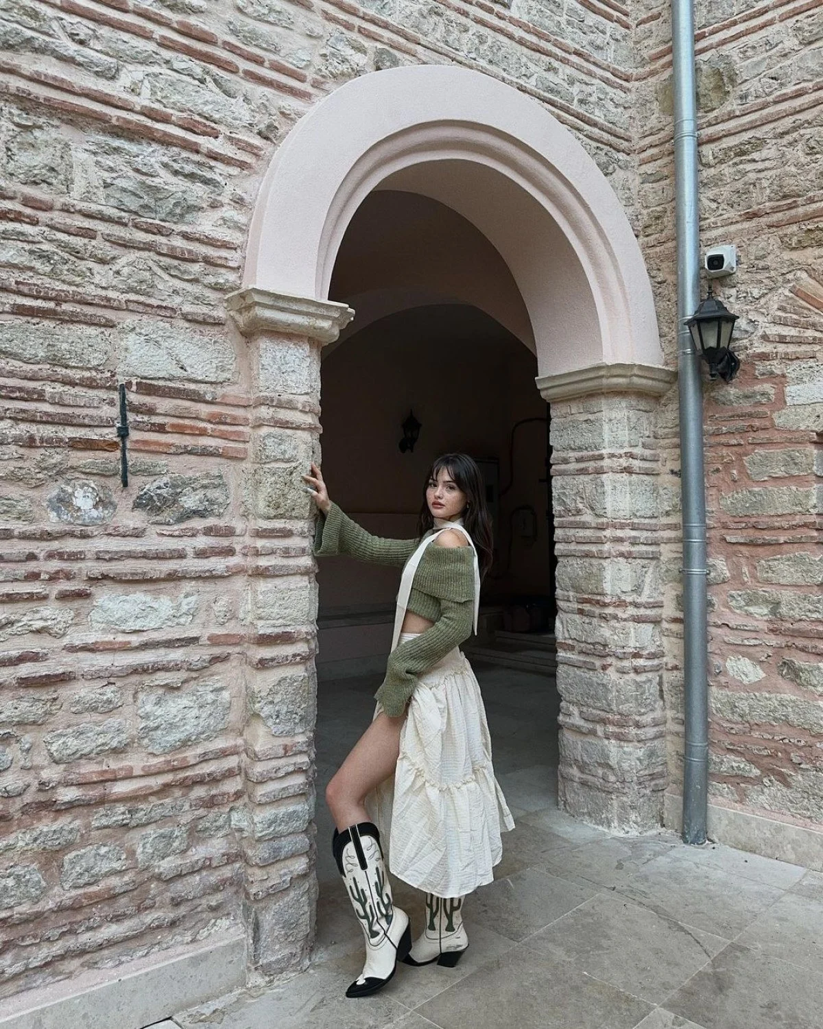 Derya Pinar Ak Paylasim