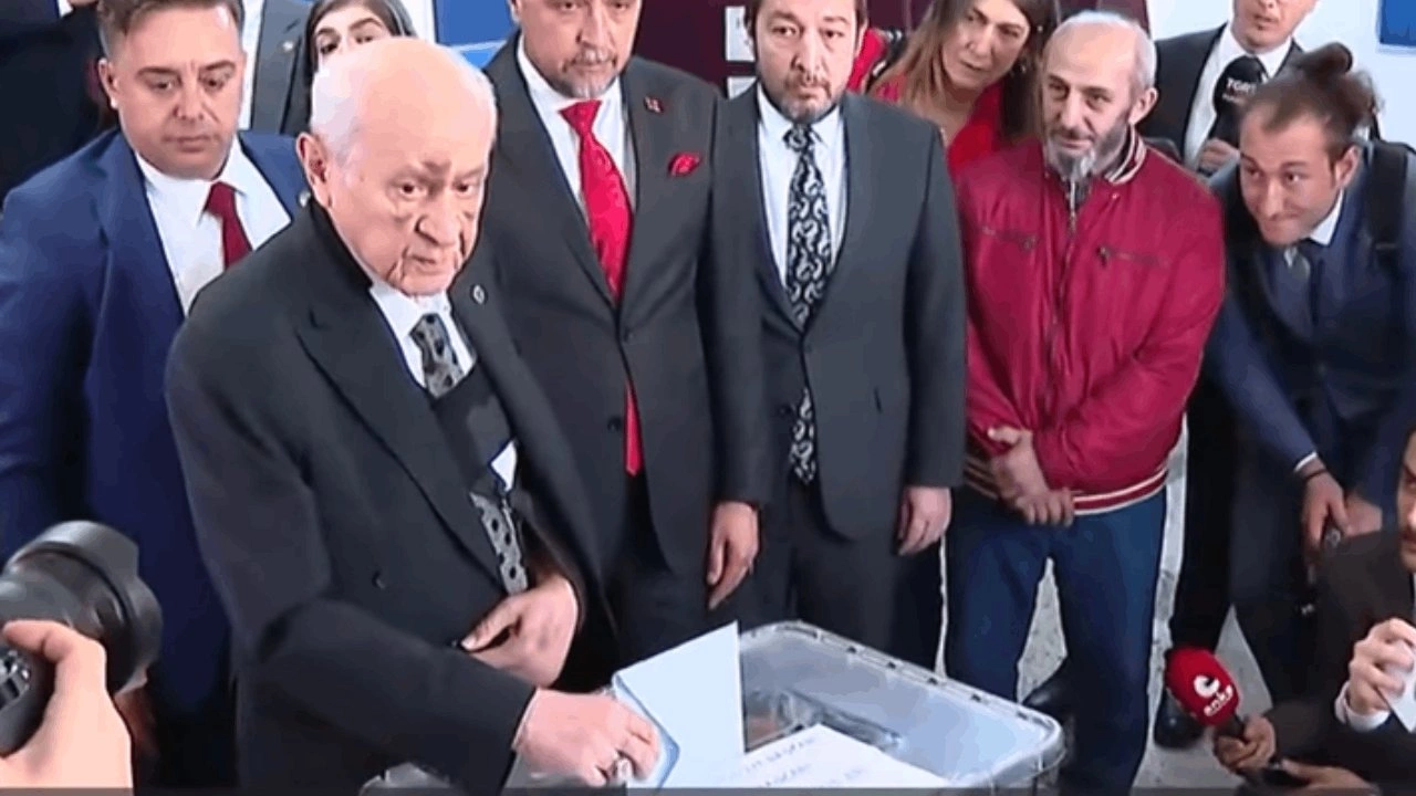 Devtlet Bahceli Morluk