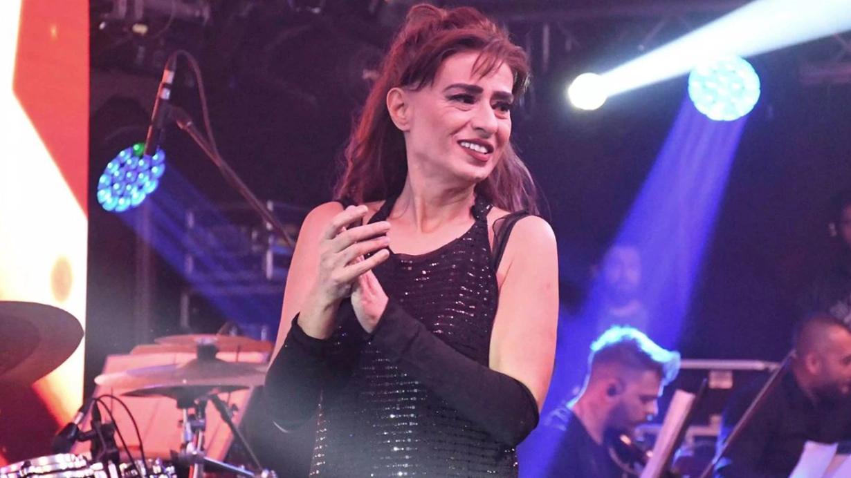 Emekli Oldugunu Aciklayan Yildiz Tilbeden Maas Isyanı