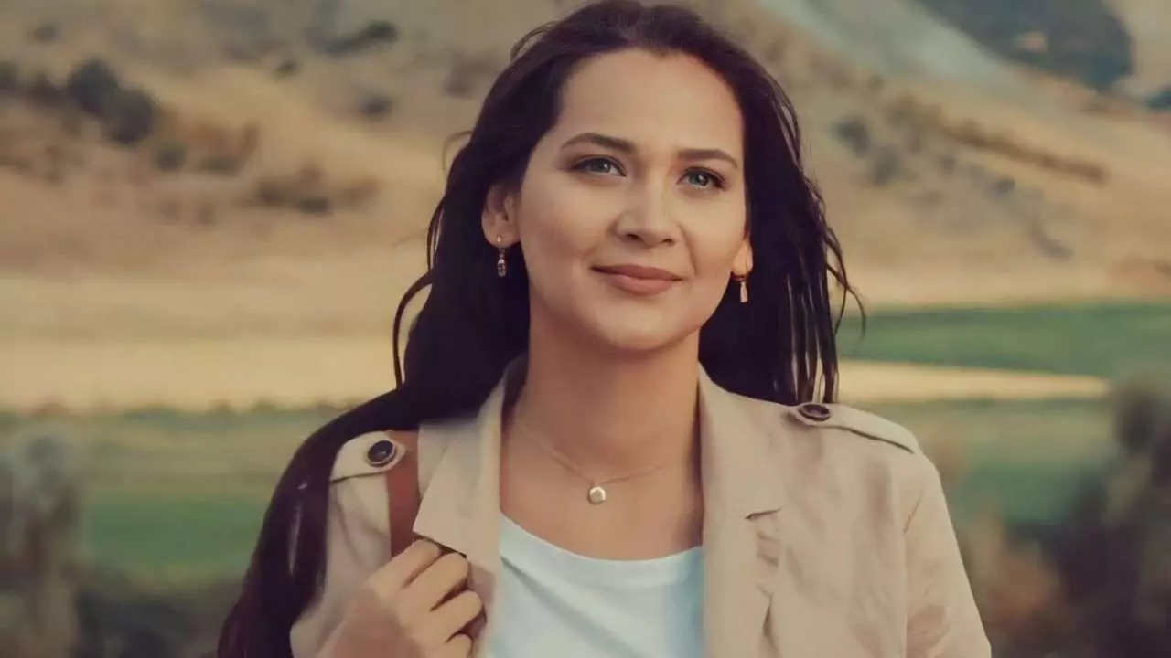 Gulsim Aliden Agizlari Acik Birakan Itiraf Rahat Rahat Istedigimi Yapsam 1688540863 799