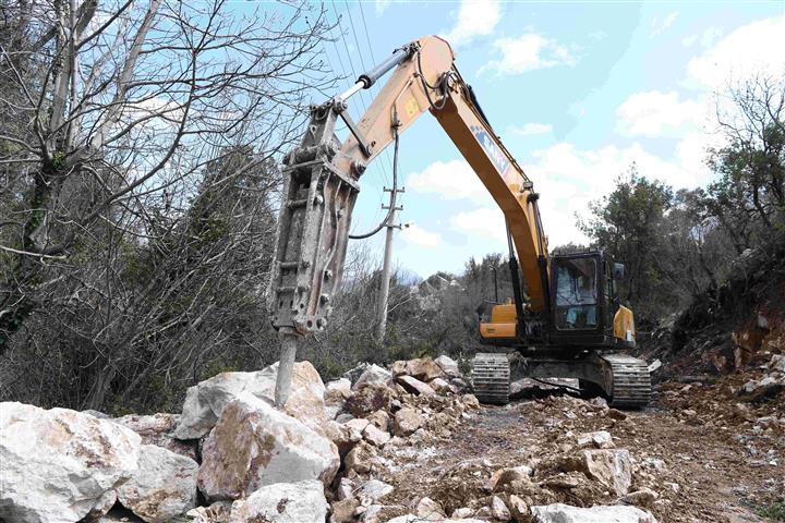 Kirsalda Bozuk Yol Kalmacak (4) (Small)