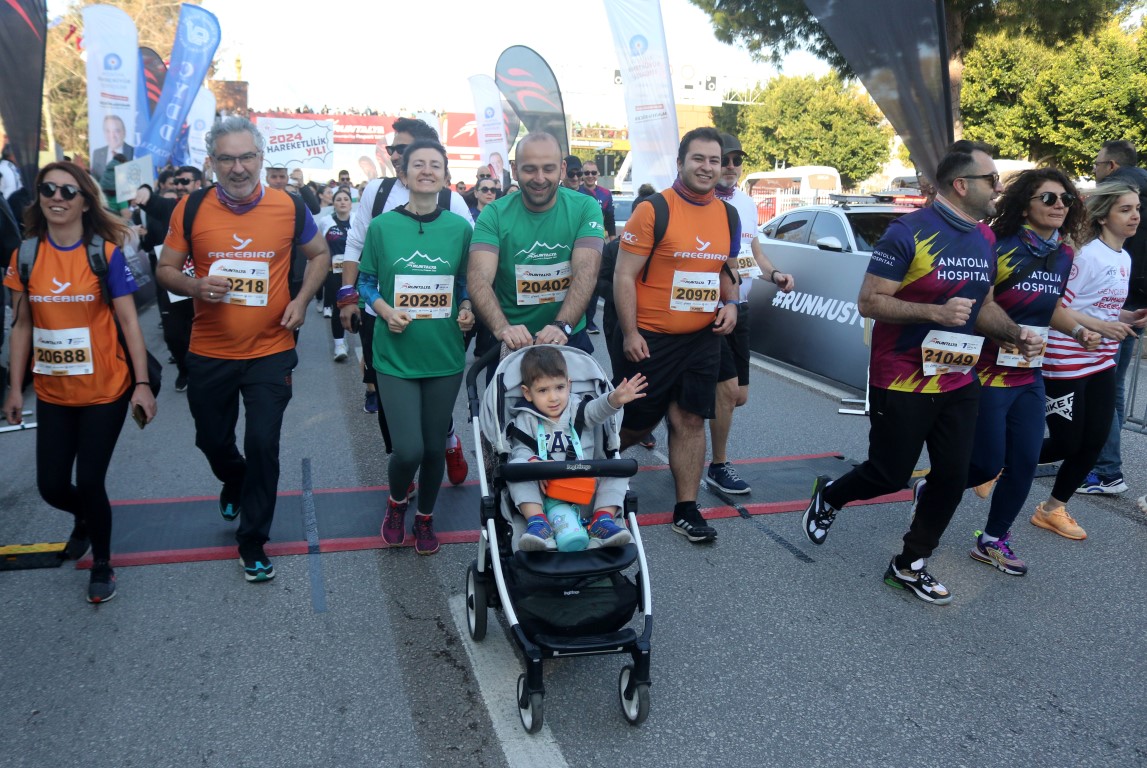 Runtalya Maratonu Heyecanla Kosuldu 20640 (1)