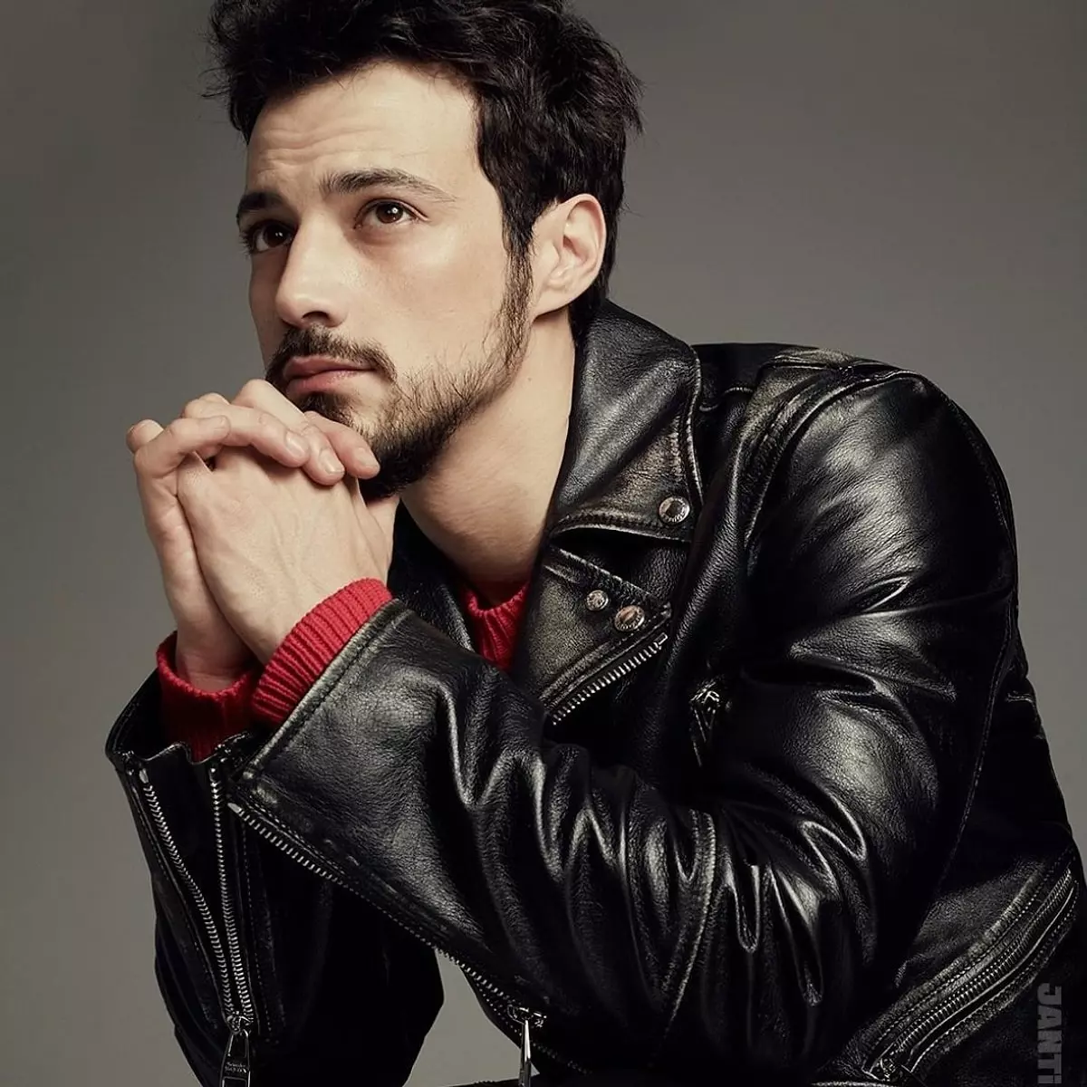 S 076442213F5Afe59B1F91Ed43F24D1Ba56A27279.Jpg