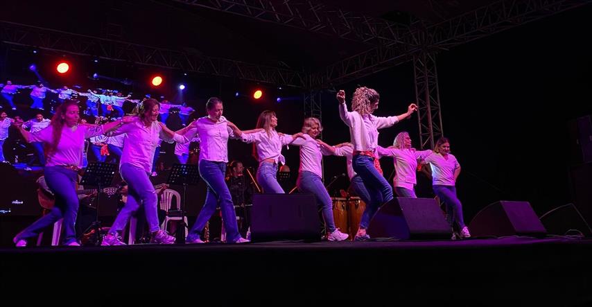 Sahne Sirtaki Oyun (Small)