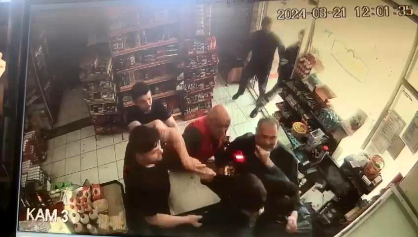 Siyasi Parti Brosuru Kavgasinda 2 Kuzen 29357 (1)