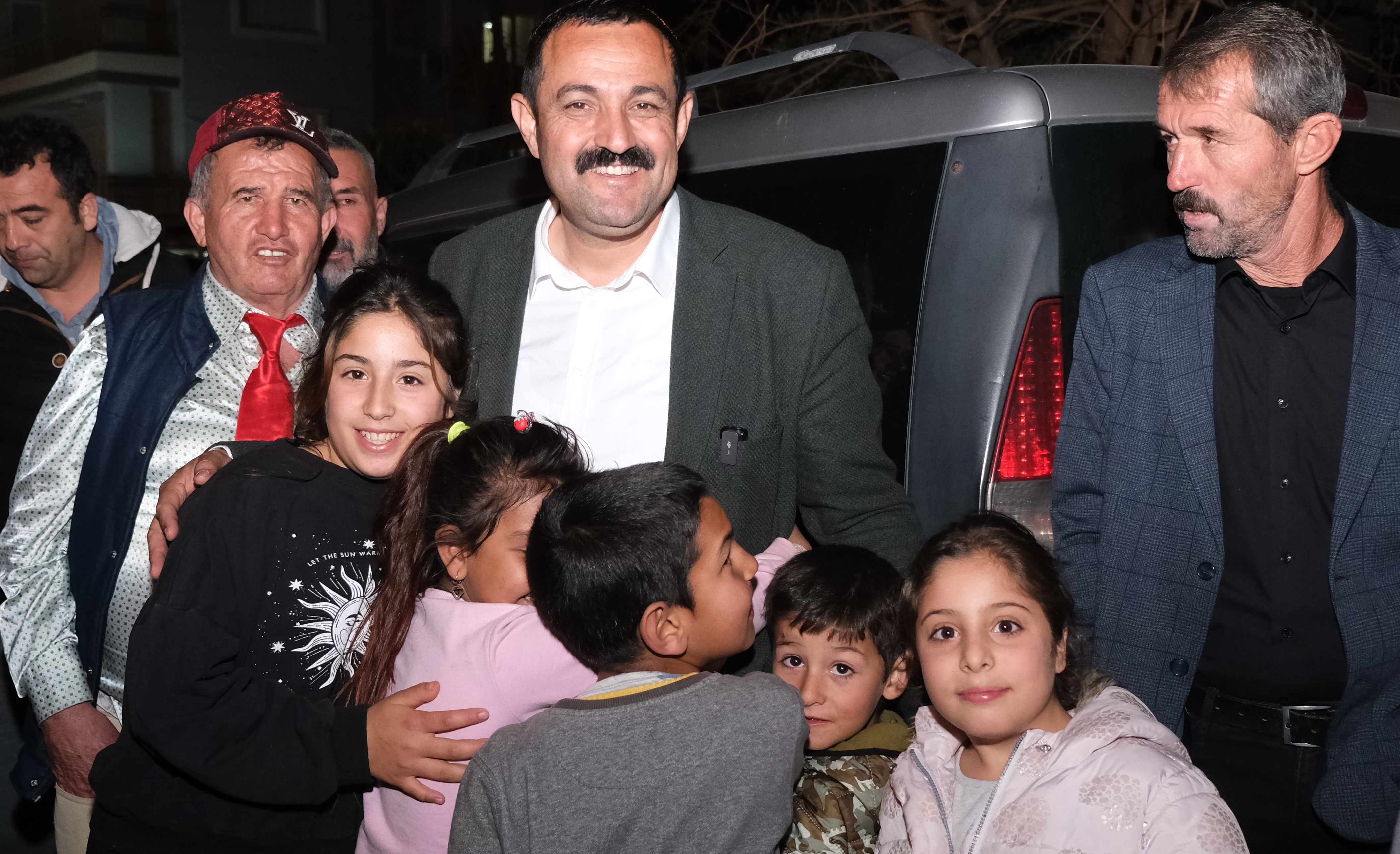 Sümer, Erenköy’de 2 Bi̇n Ki̇şi̇yle Buluştu (4)