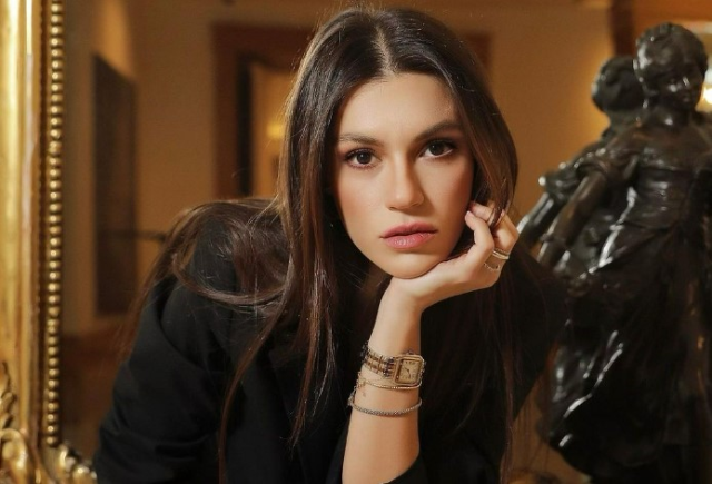 Tas Kagit Makas A Dahil Olan Yusra Geyik Eski 16948409 1657 M.jpg