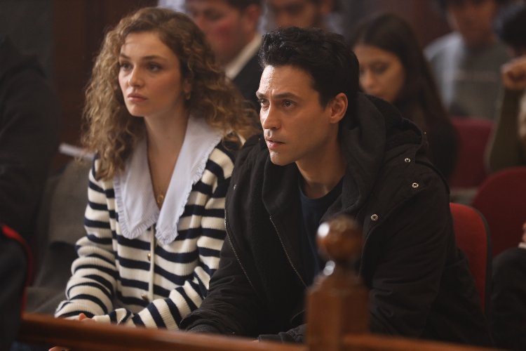 Taş Kağıt Makas Serra Arıtürk