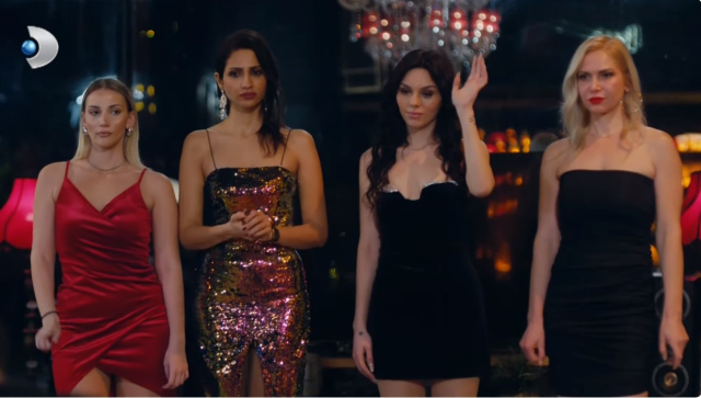 Tas Kagit Makas Ta Tepki Ceken Sahne Kopek Gibi 16920582 3841 M.jpg