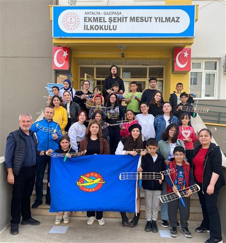 Thkden Ogrencilere Model Ucak Egitimi 22076 (1) (Small)