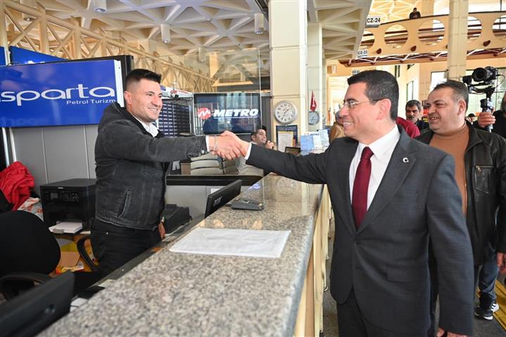 Tutuncu Otogarlar Bir Sehrin Aynasidir 3 (Small)