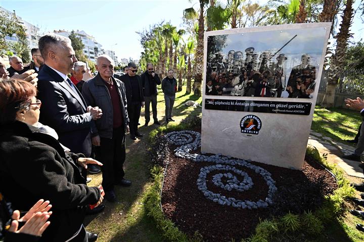 Ümit Uysal (1) (Small)