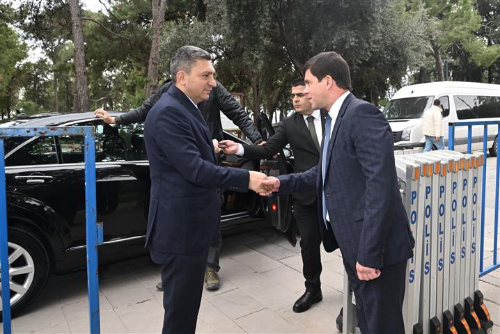 Vali Sahinden Taziye Ziyareti 31201 (Small)