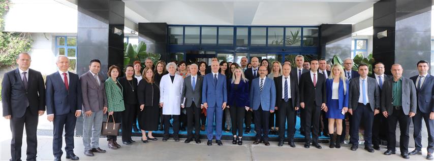 Yok Baskani Ozvar Bu Topraklarda Yabanc 19948 (2) (Small)