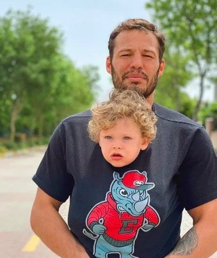 0X0 2 Cocuk Annesi Tugba Buyukustunun Kizlari Ilgi Odagi Oldu Ikizlerinin Son Hali Sasirtti Biri Annesine Cok Benz 1712049950954