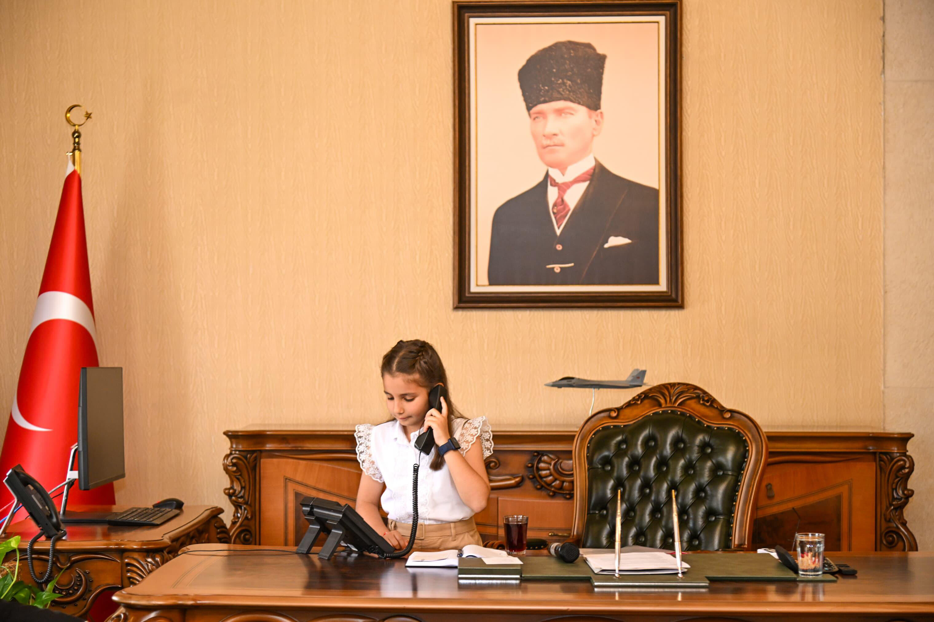 Antalyanin Cocuk Valisi Makami Devraldi 43949 (2)