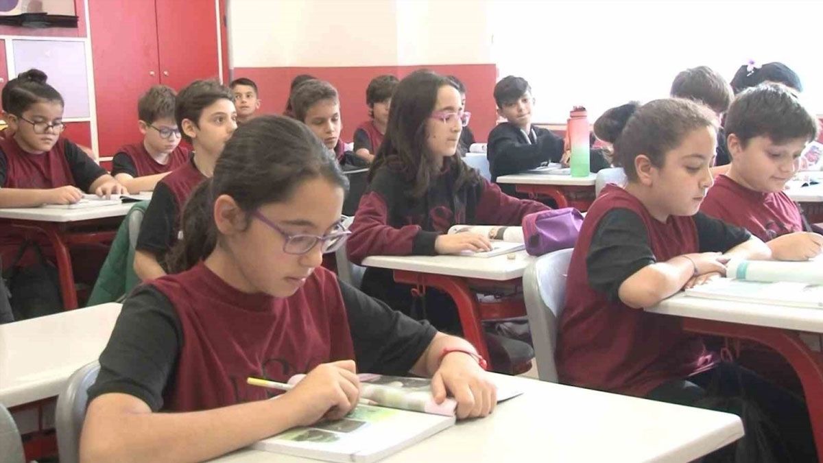 Ara Tatil Bitti Okullar Aciliyor