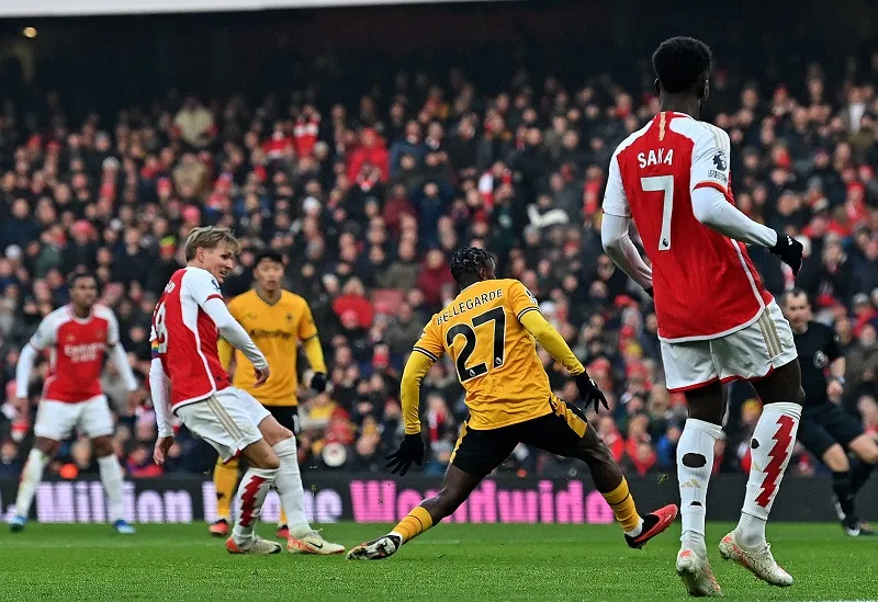 Arsenalvolvesfotobes