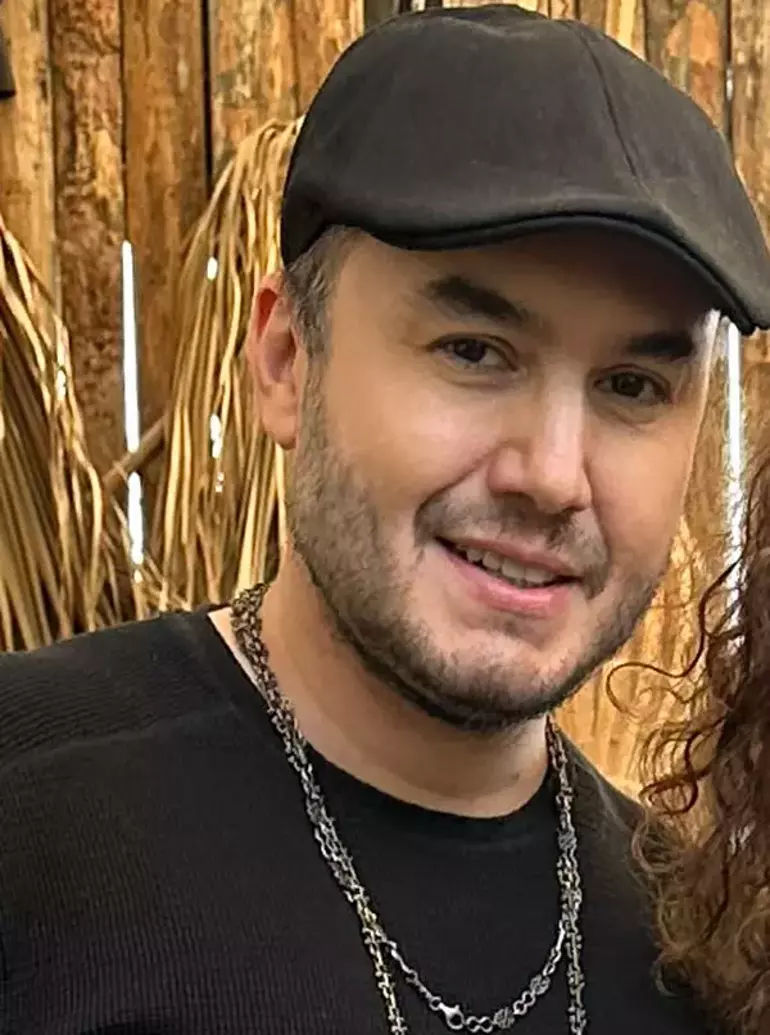 Bana Iki Ay Musade Edin