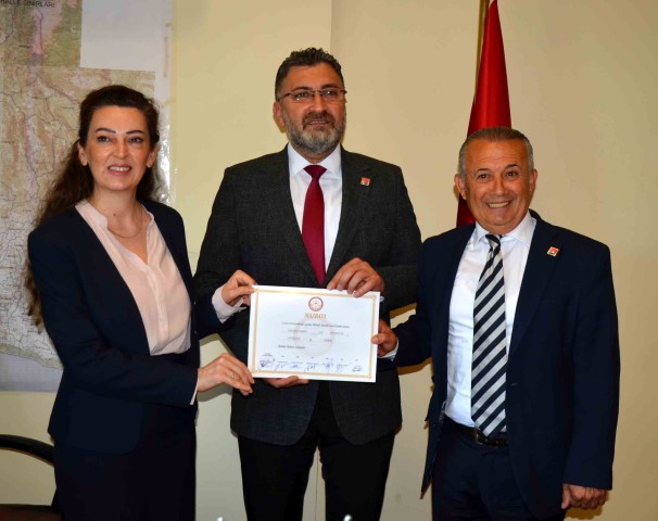 Baskan Kumbul Mazbatasini Aldi 36447 (1)