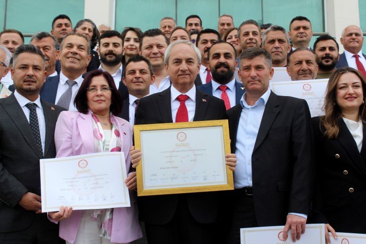 Baskan Mesut Kocagoz Mazbatasini Aldi 35416 (1)