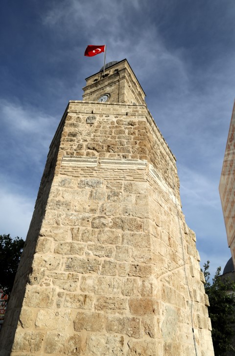 Bayrak Saat Kulesine Zarar Veriyor Ra 46619 (2) (Small)