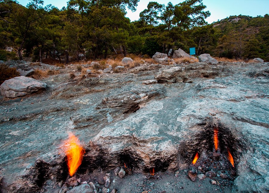 Cirali Yanartas Tas Katmanlari